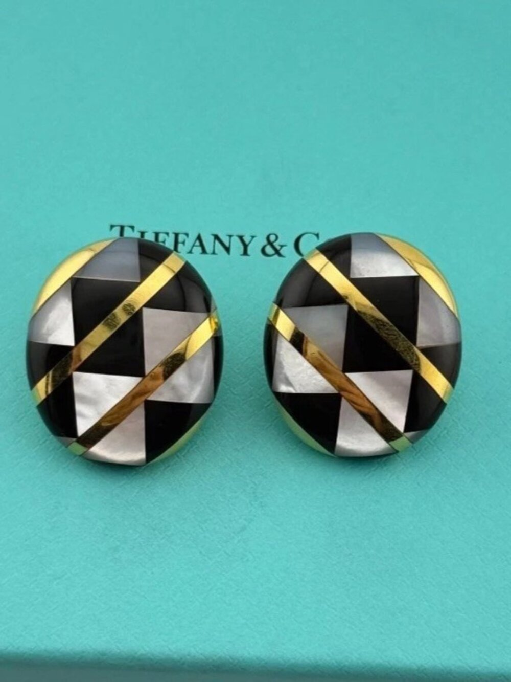 Tiffany & Co. 18k Mother of Pearl Onyx Geometric Clip Earrings Vintage 25g Gold